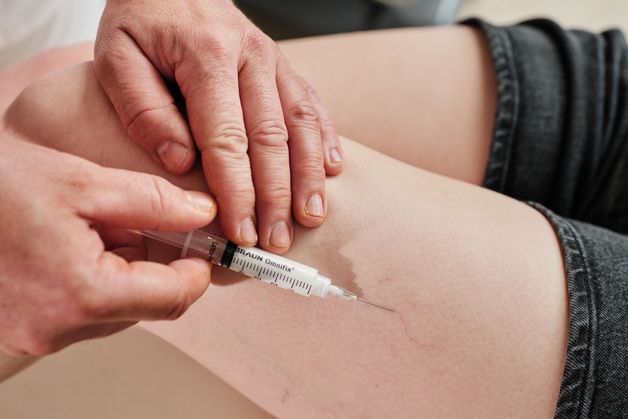 Odstranění metličkových žilek sklerotizací